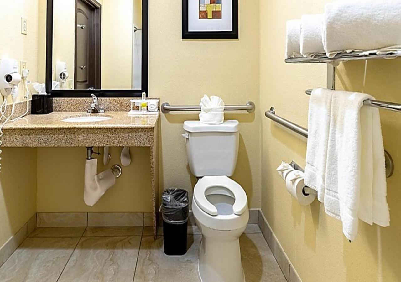Holiday Inn Express & Suites Houston South - Near Pearland By Ihg Ngoại thất bức ảnh