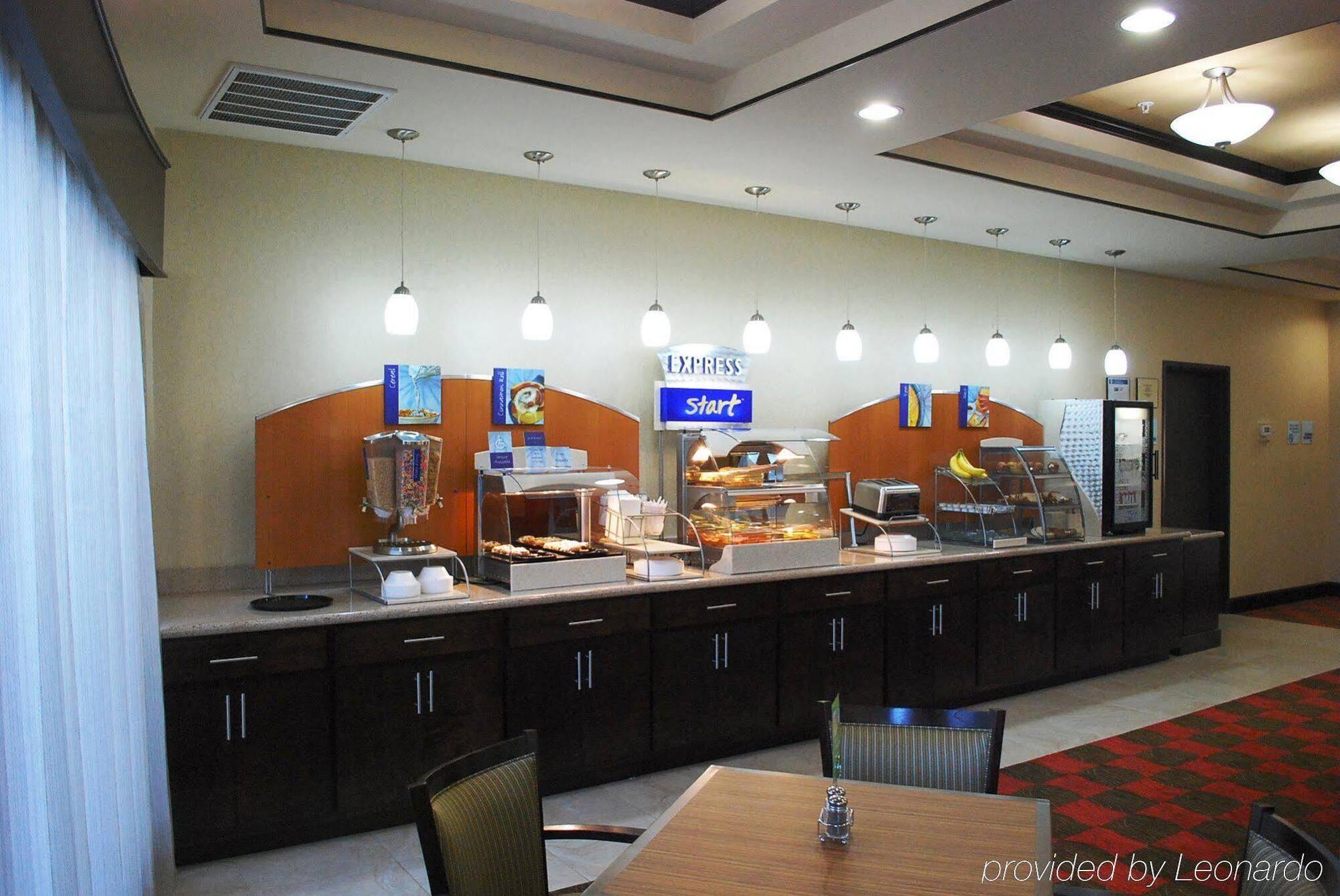 Holiday Inn Express & Suites Houston South - Near Pearland By Ihg Ngoại thất bức ảnh